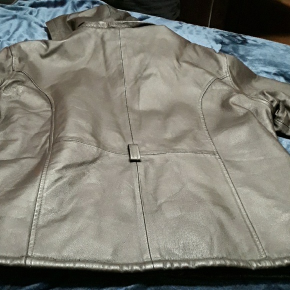 Fur lined leather jacket with hood - Picture 3 of 3